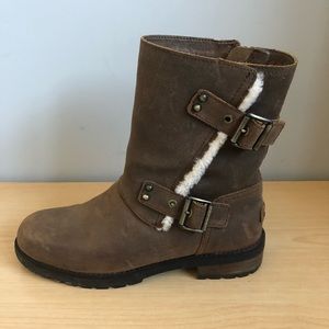 Ugg Boots - like new, only warn a couple times